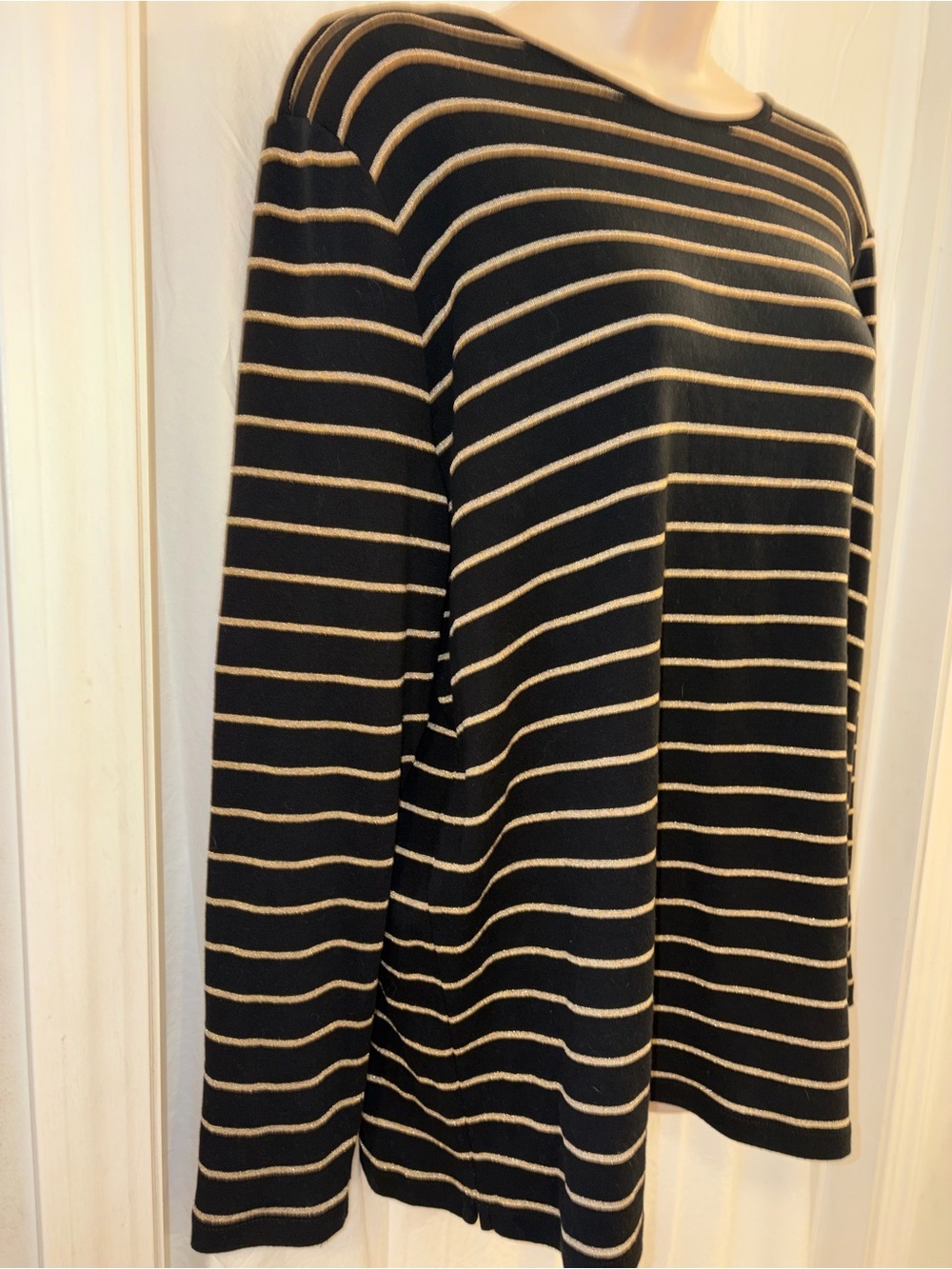 Lauren Ralph Lauren 90% cotton Black & Gold Striped Long Sleeve Top LIKE NEW - Picture 3 of 6